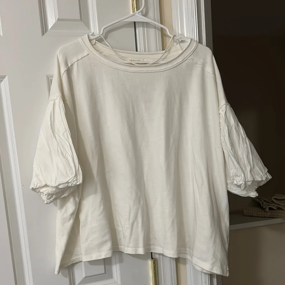 NWT Free People Blossom white puff sleeve  Tee Sz L - Picture 2 of 8